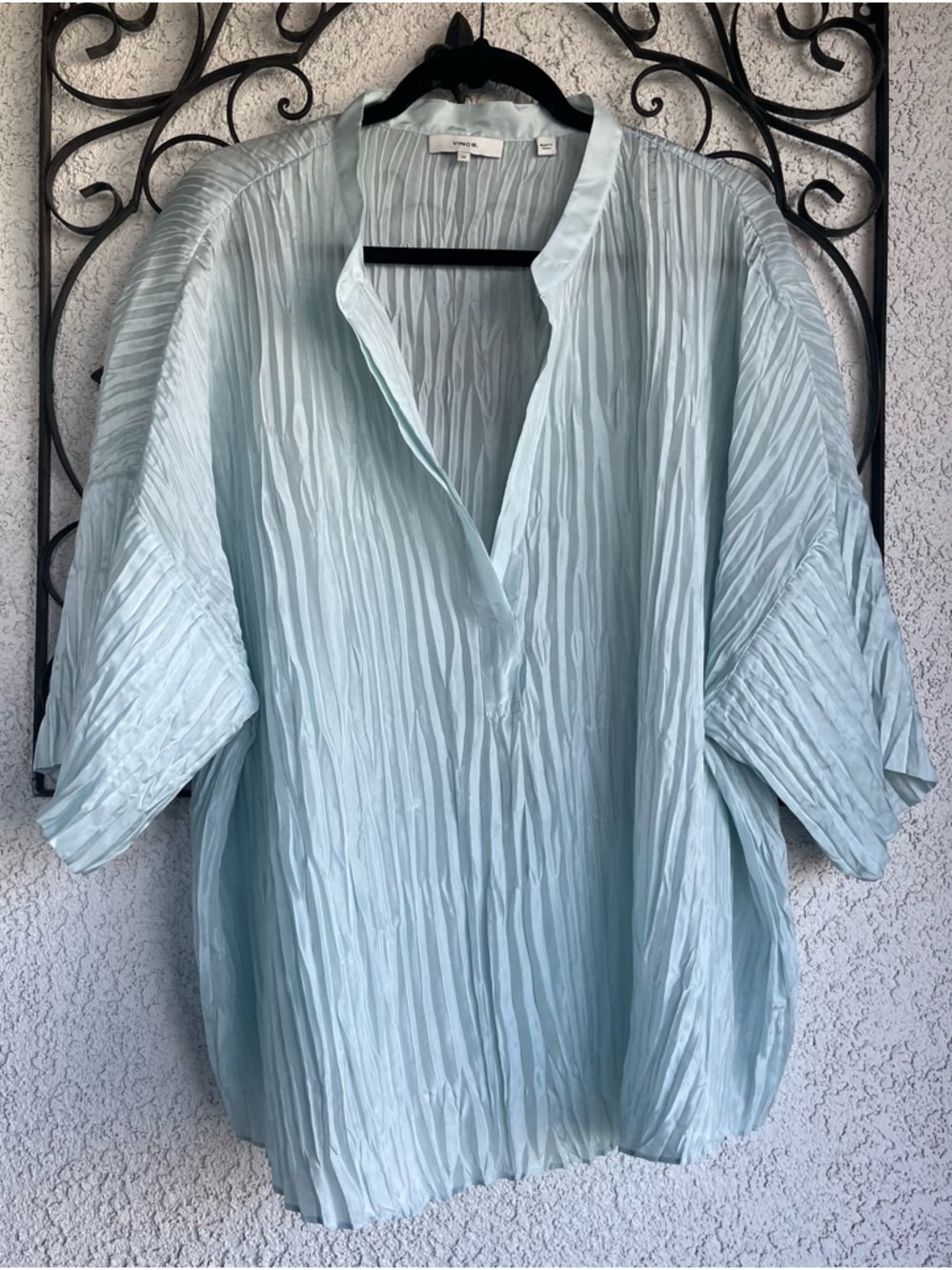 Vince Silk Sky Blue Pleated Split-Neck Textured Blouse - Picture 4 of 10